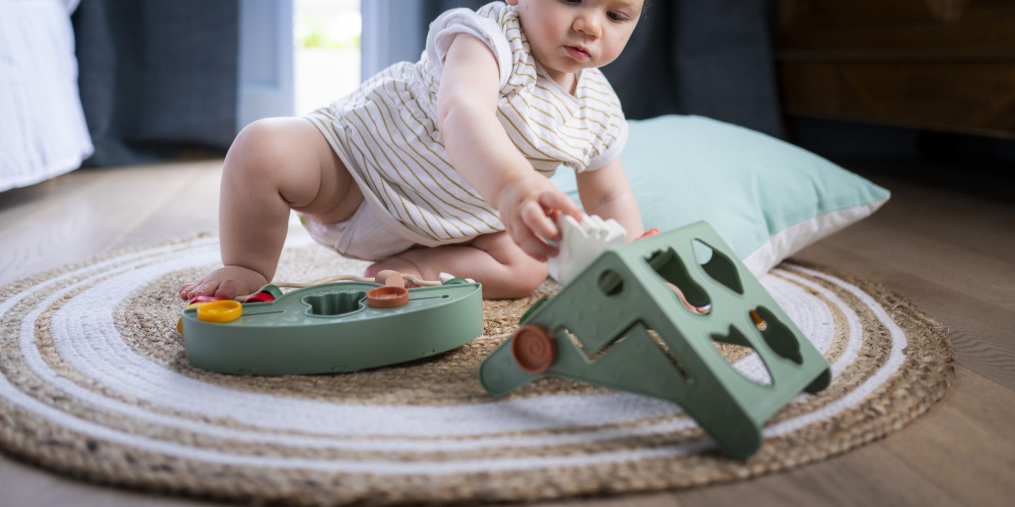 Activity Toys & Play Centres - Sophie la girafe